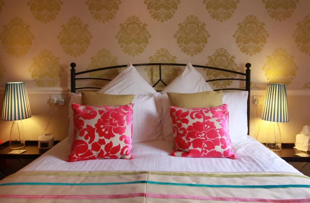 The Hollies 4*, Fulford (York) United Kingdom